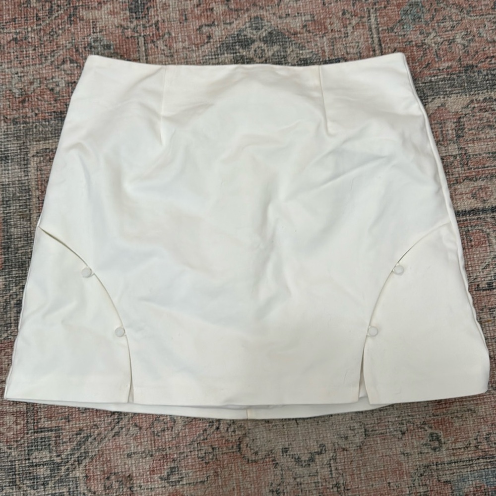 White pencil skirt
